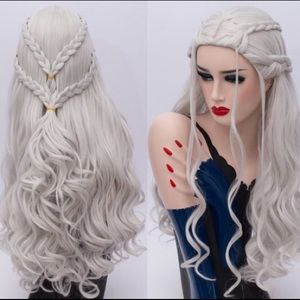 Jon Snow and Khaleesi Halloween costumes.